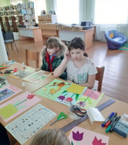 Мастер-класс «Букет в подарок мамам» в Байкаловской библиотеке