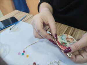 Мастер-класс «Волшебный шар: встречаем год Лошади!»