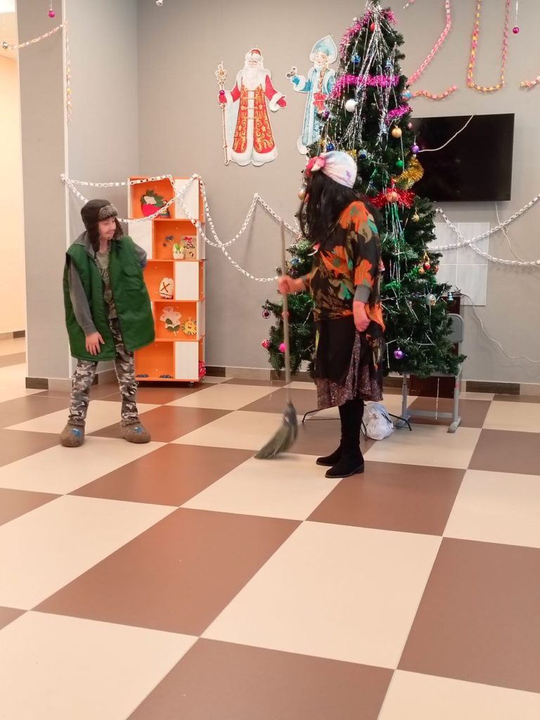 Волшебство зимней сказки: новогодний утренник в Хмелевском поселении