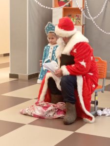 Волшебство зимней сказки: новогодний утренник в Хмелевском поселении