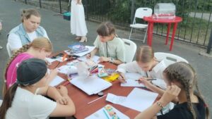 Библиотека — на «Молодёжном квартале»: мастер-класс по комиксам под открытым небом ☀️